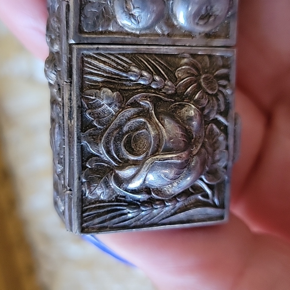 Silver 2 sided pillbox - Picture 8 of 13
